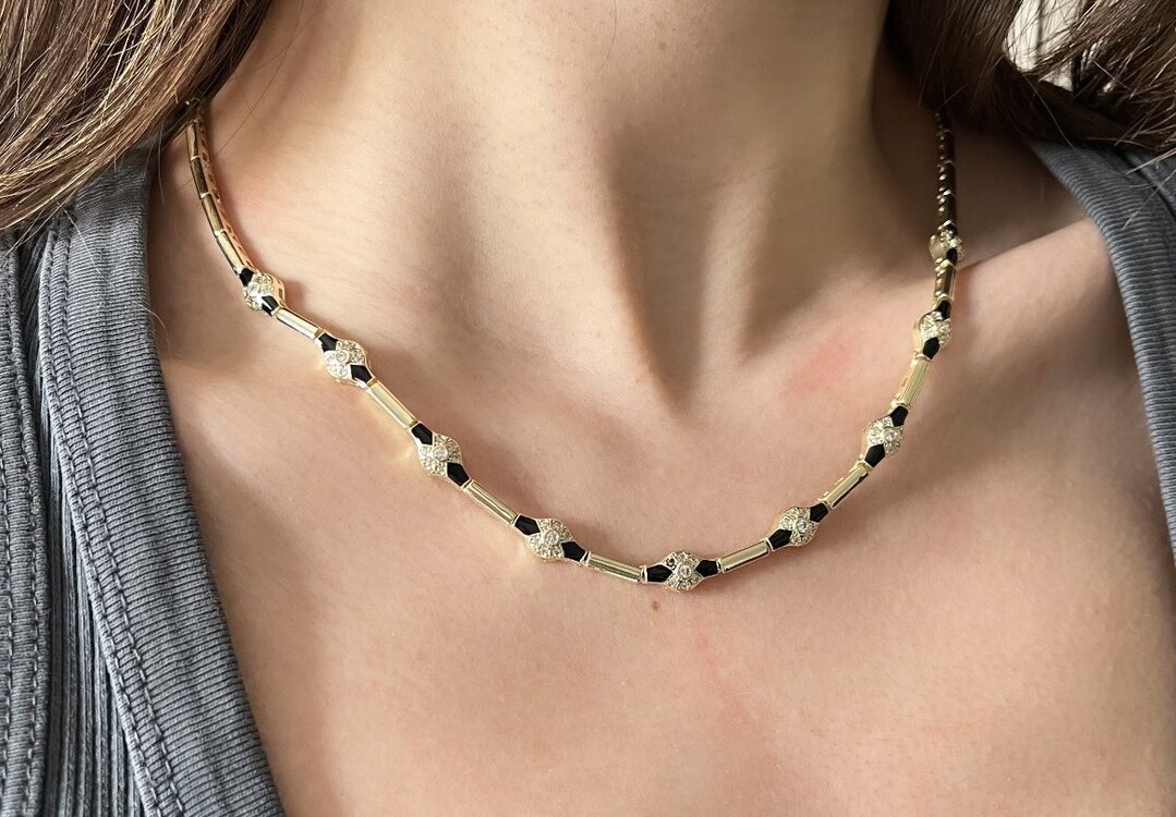 Glow Black Kolye