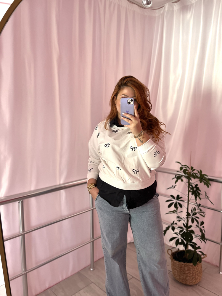 Fiyonk desenli beyaz sweat