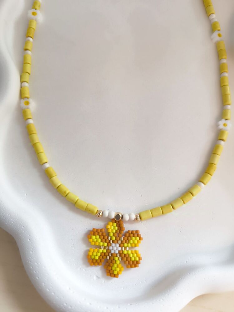 Papatyalı Miyuki Kolye