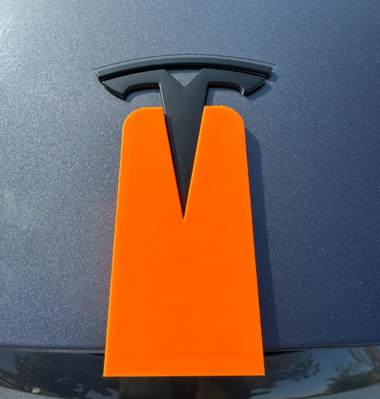 TESLA TÜM MODELLERE UYUMLU LOGO HİZALAMA APARATI