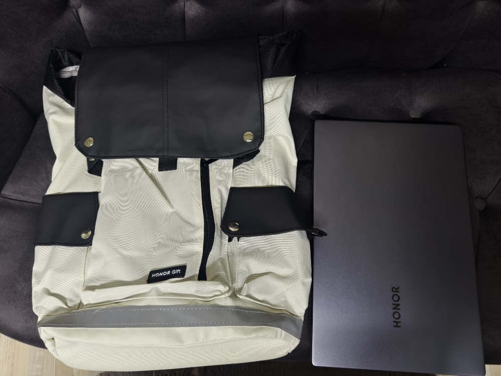 Honor Premium Tablet ve Sırt Çantası