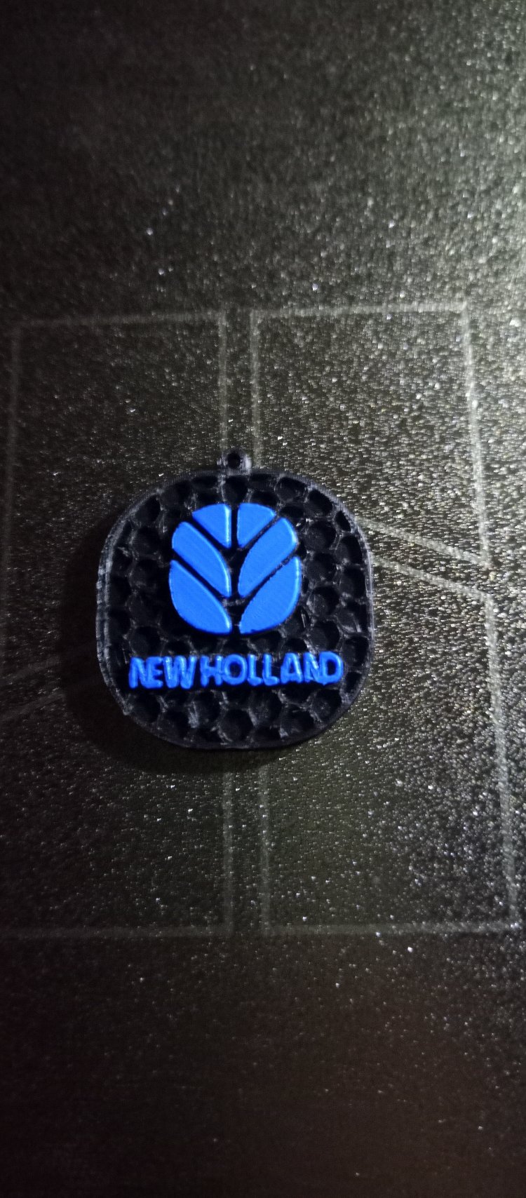 NEW HOLLAND anahtarlık