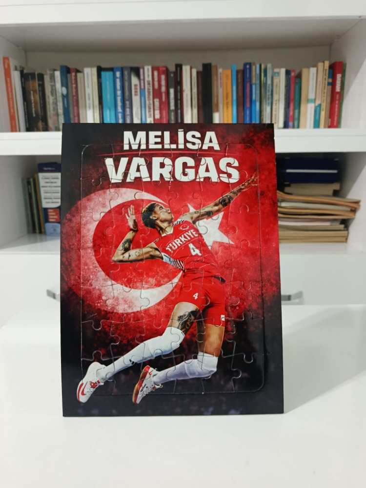 Melisa Vargas Puzzle Yapboz