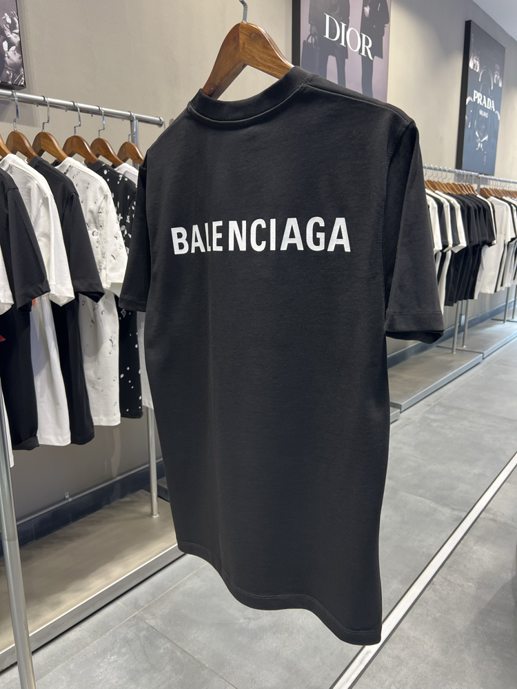 BALENCIAGA