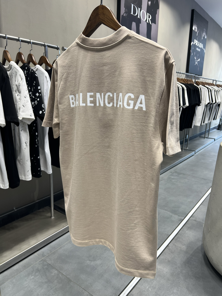 BALENCIAGA