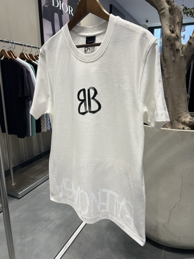 BALENCIAGA