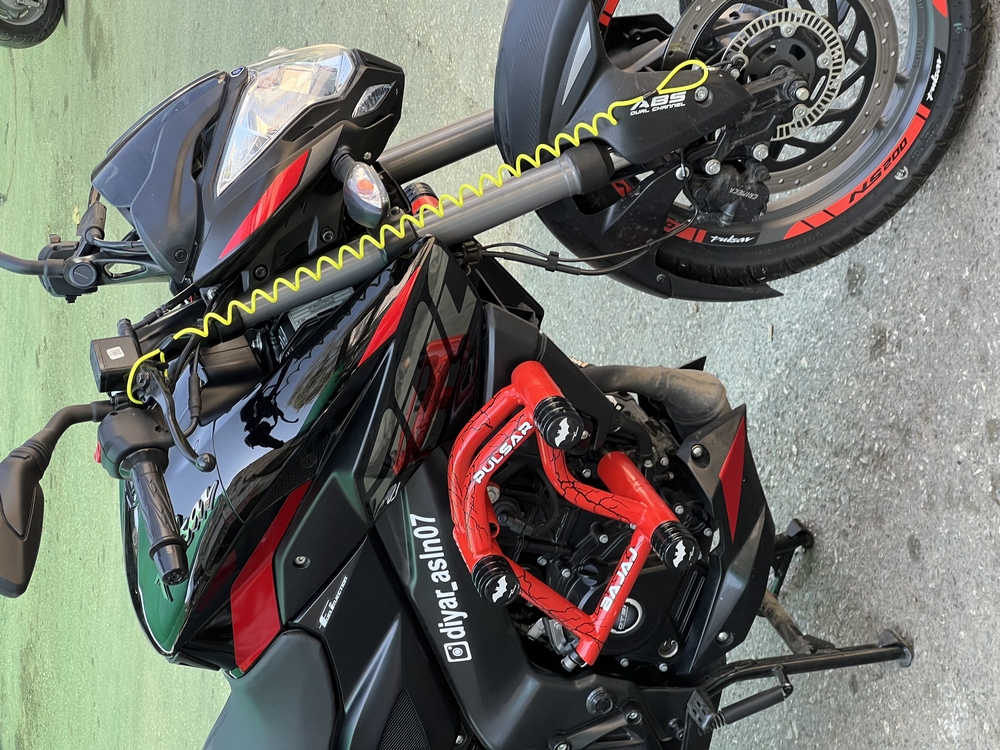 BAJAJ PULSAR NS200 6lı koruma demirimiz