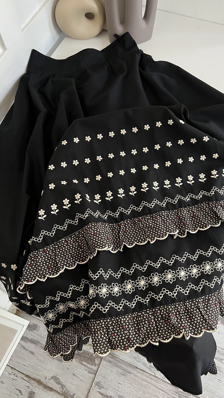Çiçek İşlemeli Kedime Detaylı Exclusive Seri Maxi Etek