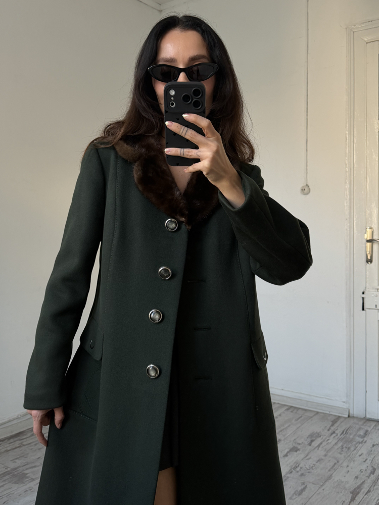 Gerçek Mink Yaka Kürklü %100 Yün Woolmark Sertifikalı Kaşe Kaban