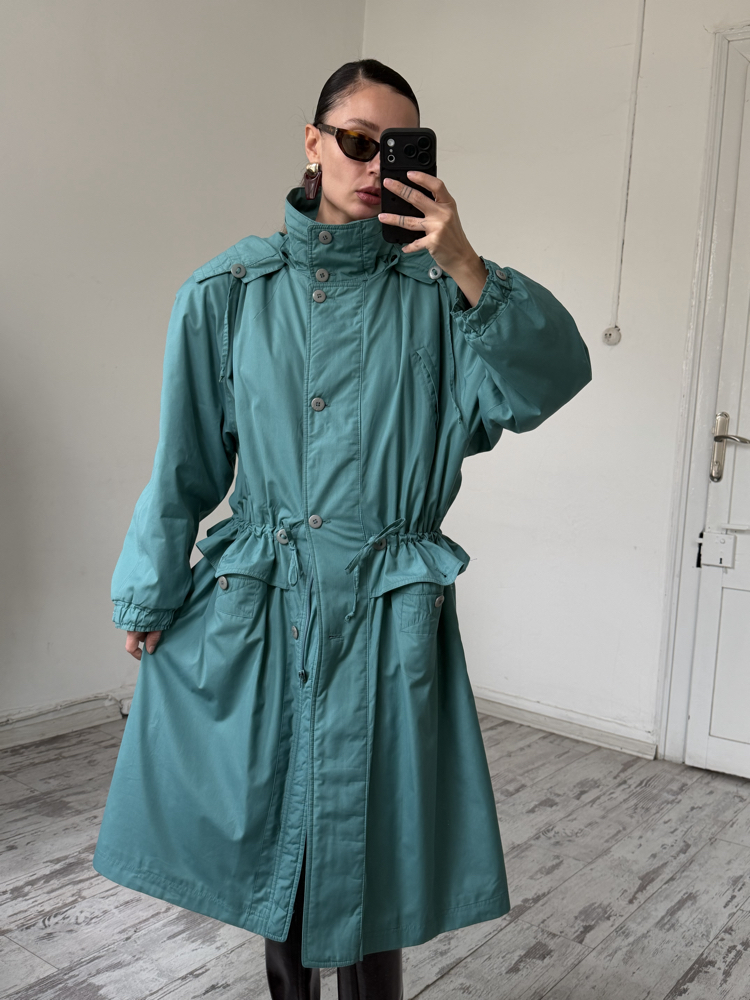 Alman Yaka ve Kapüşon Detaylı Tasarım Ürünü Maxi Trenchcoat