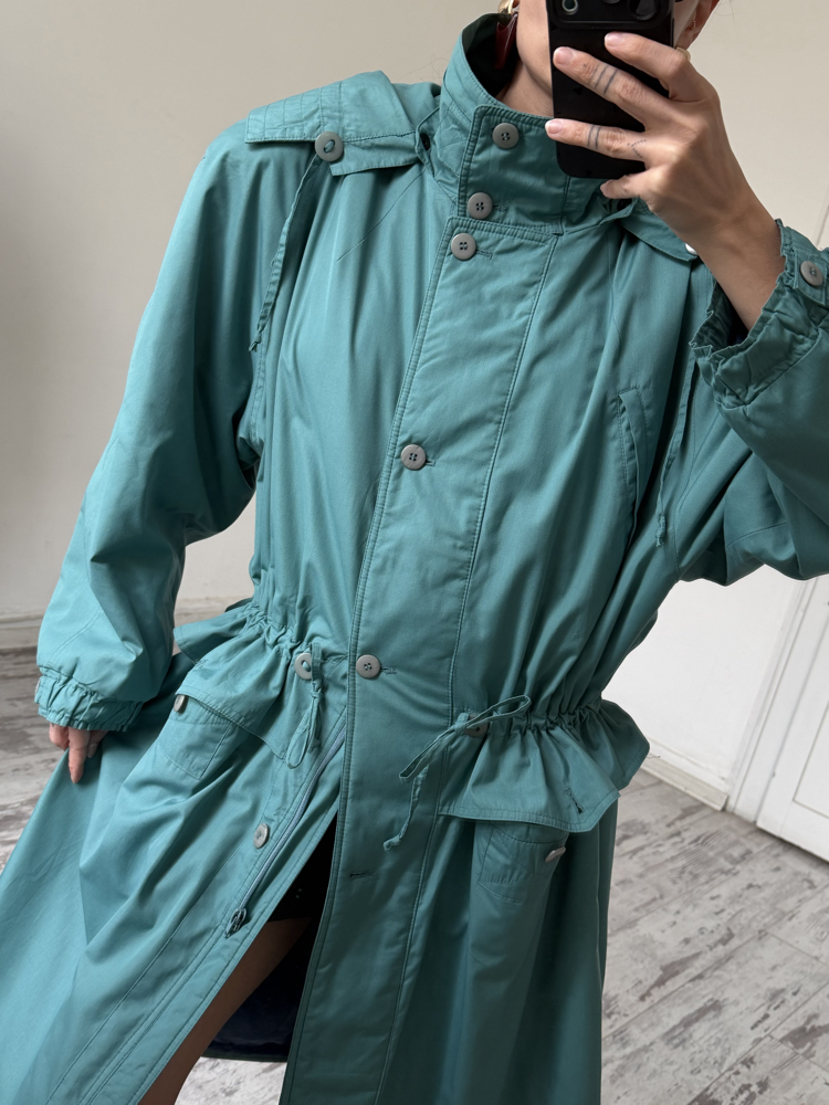 Alman Yaka ve Kapüşon Detaylı Tasarım Ürünü Maxi Trenchcoat