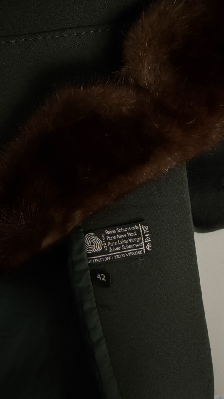 Gerçek Mink Yaka Kürklü %100 Yün Woolmark Sertifikalı Kaşe Kaban