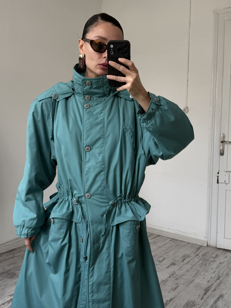 Alman Yaka ve Kapüşon Detaylı Tasarım Ürünü Maxi Trenchcoat