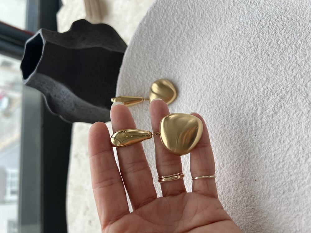 Mariette Kararmaz Çelik Vintage Premium Küpe
