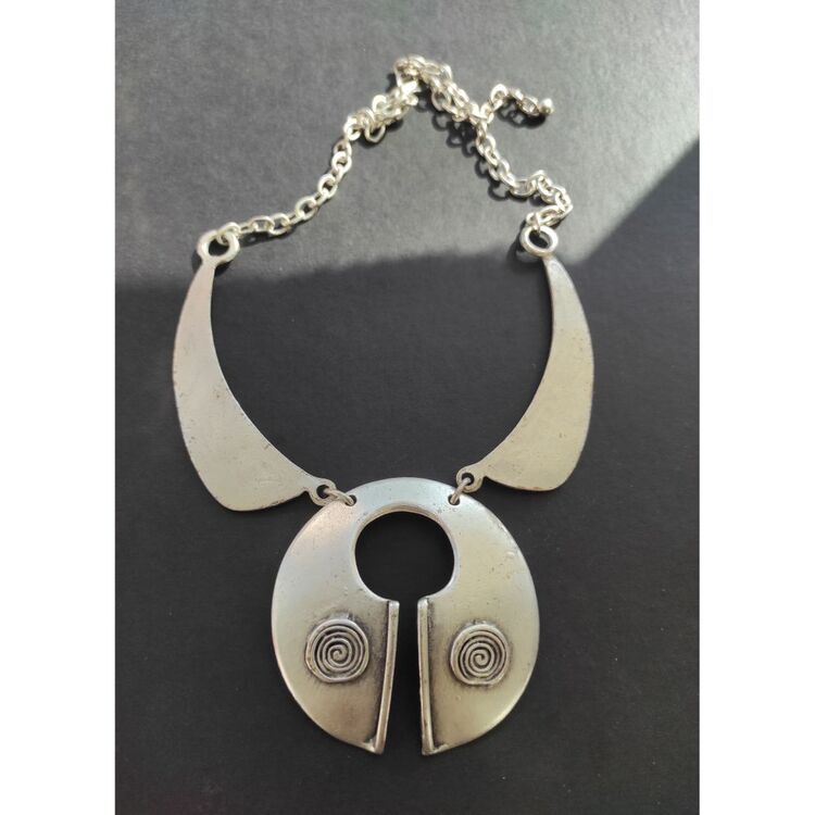 Zamak Göbekli Kolye