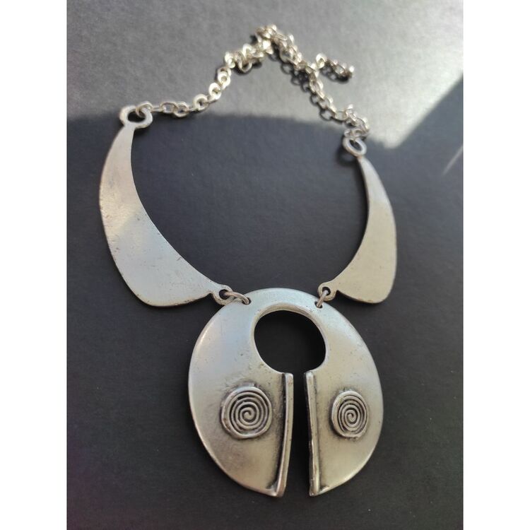 Zamak Göbekli Kolye