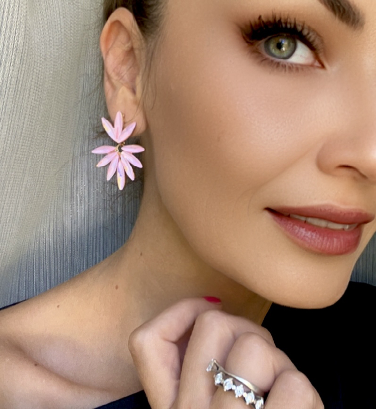 Pembe kristal taşlı küpe 