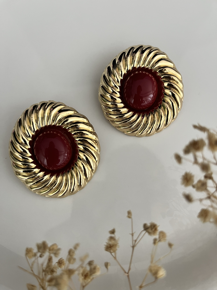 Gold detay bordo taşlı küpe 