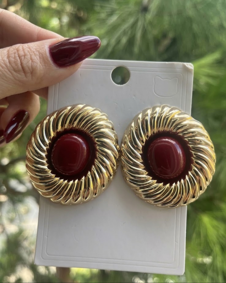 Gold detay bordo taşlı küpe 