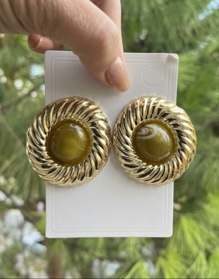 Gold detay yağ yeşili küpe 