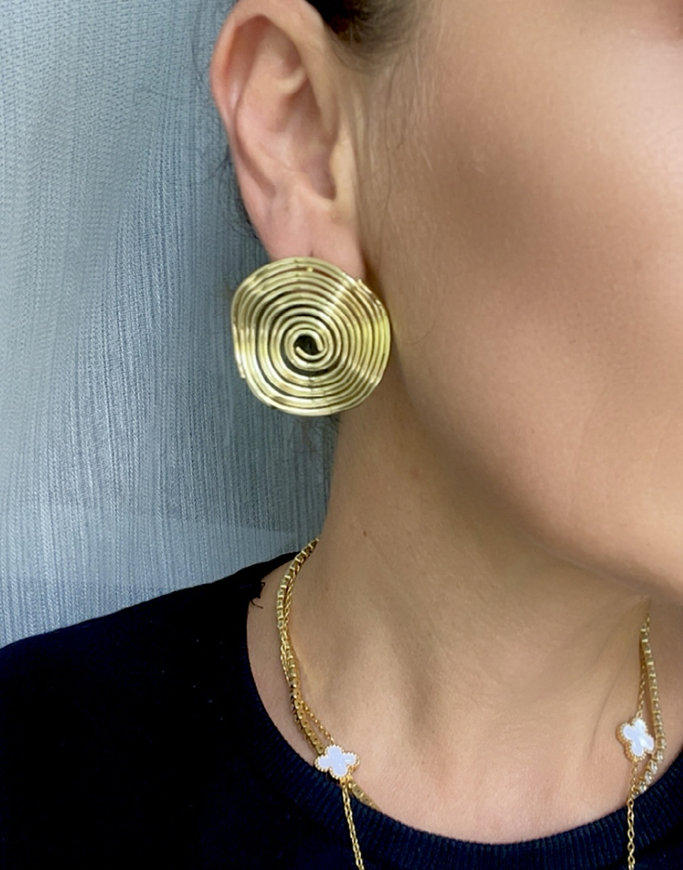 Gold spiral yuvarlak küpe 