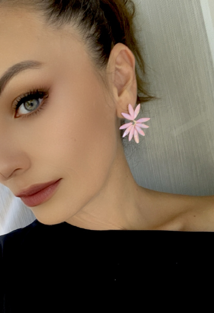 Pembe kristal taşlı küpe 