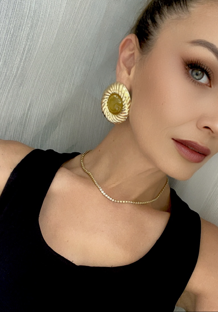 Gold detay yağ yeşili küpe 