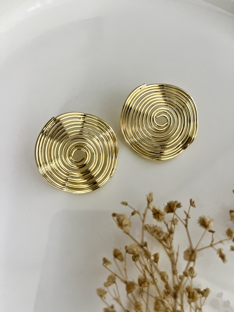 Gold spiral yuvarlak küpe 