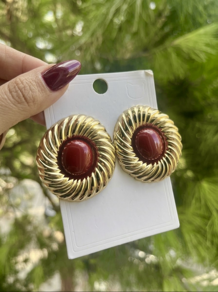 Gold detay bordo taşlı küpe 