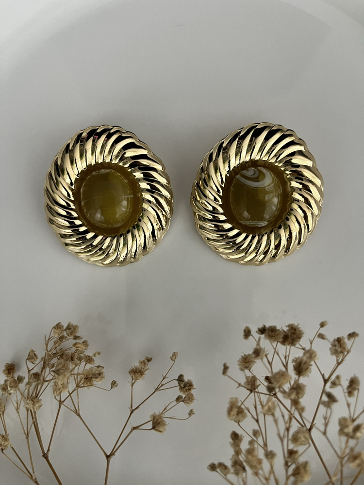 Gold detay yağ yeşili küpe 