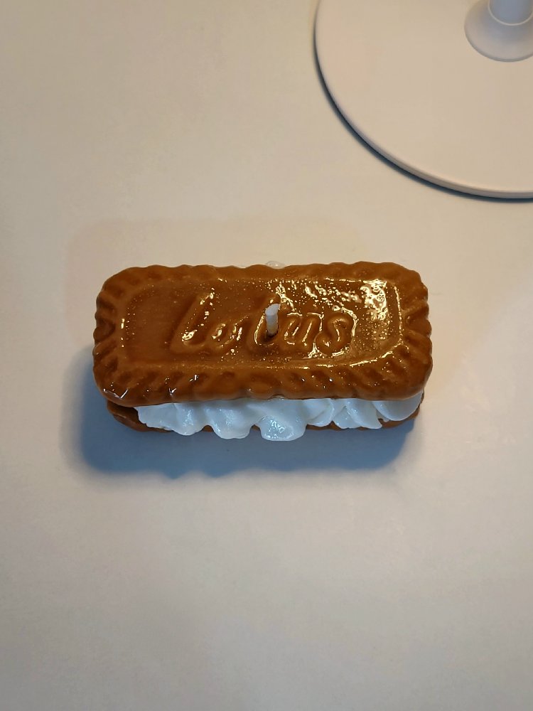 Kremalı lotus büskivisi mum