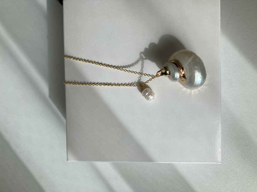 Seashell Pearl Necklace