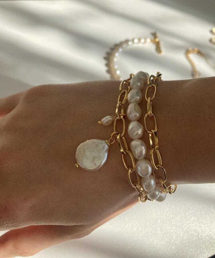 Tría se Ena Bracelet