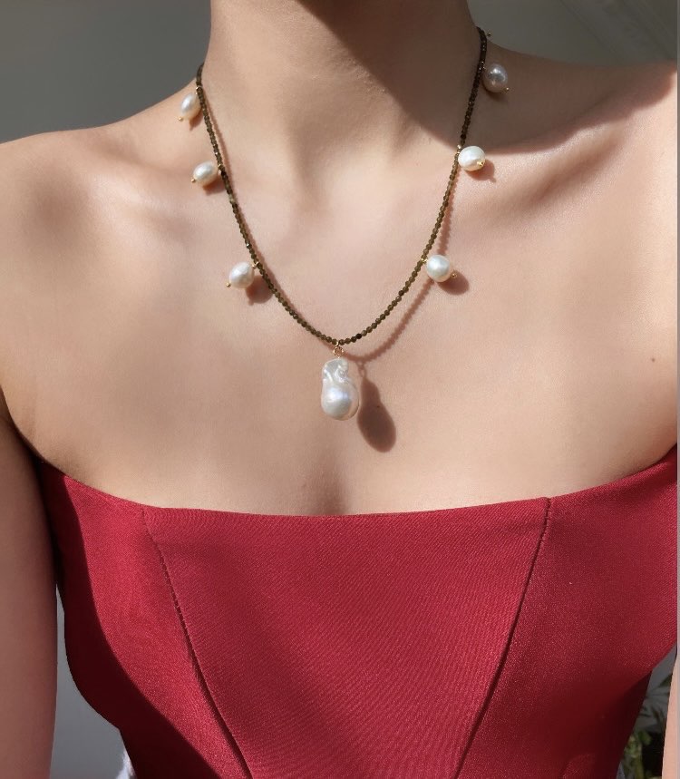 Obsidian x Baroque Pearl Necklace