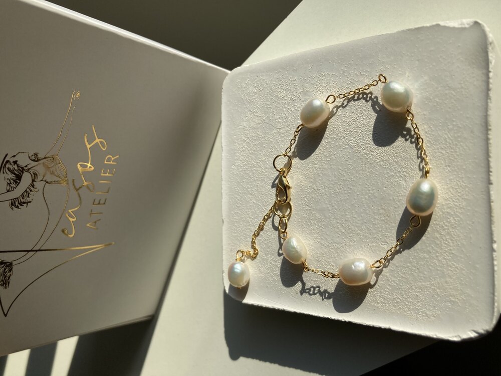 Warm Light Pearl Chain Bracelet