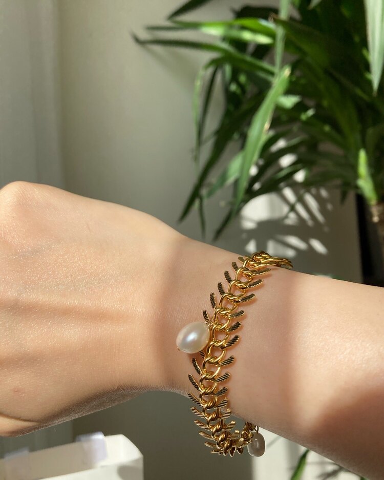 Exclusive AA Pearl Bracelet