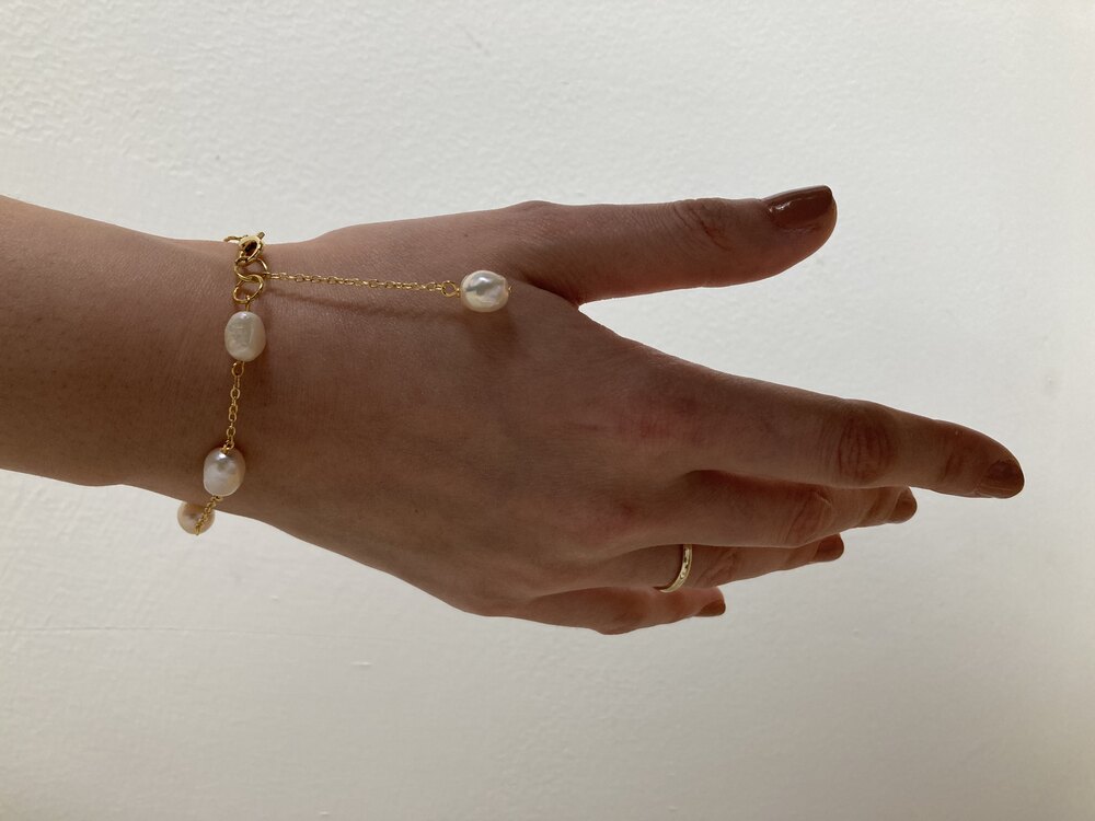 Warm Light Pearl Chain Bracelet