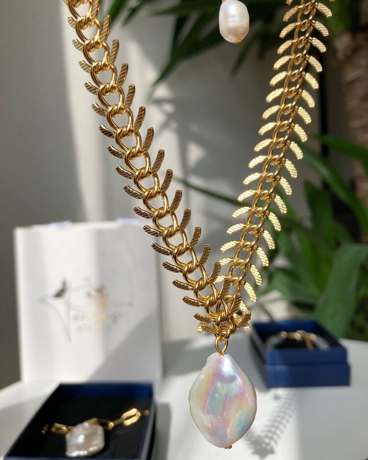 Suave No:3 Chocker