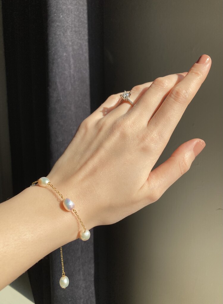 Warm Light Pearl Chain Bracelet