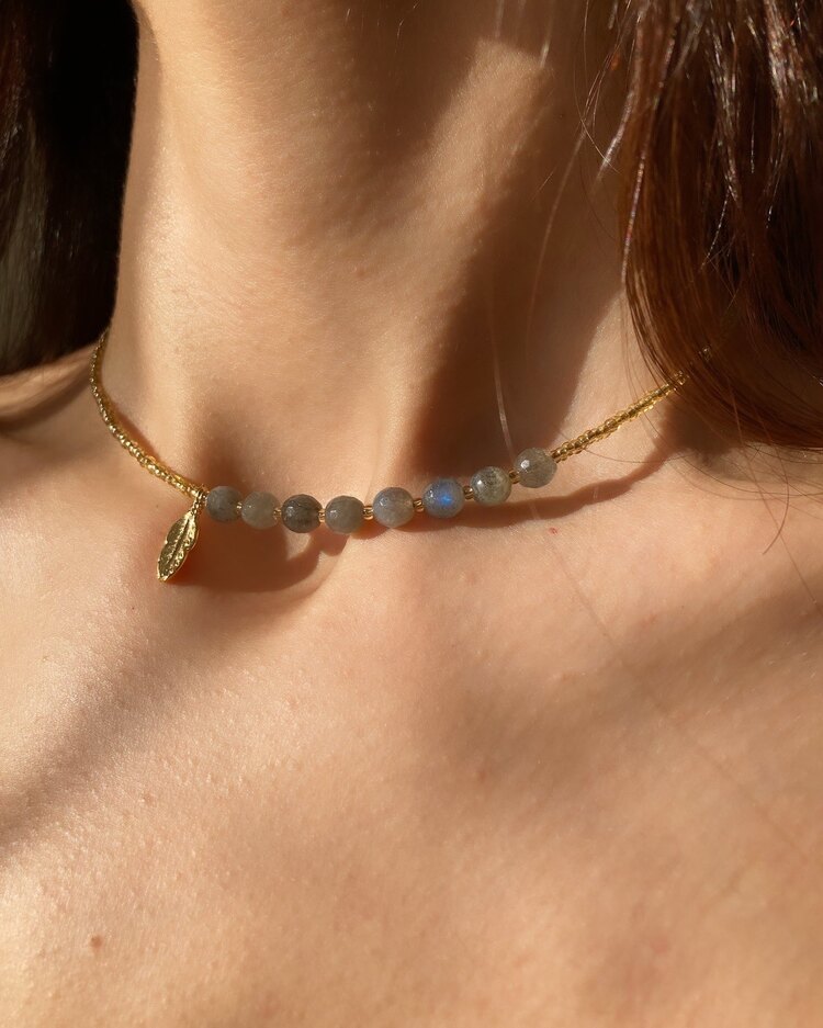 Labradorite Stone x Leaf Necklace