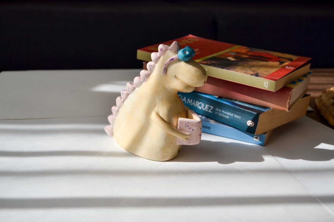 Kitap Kurdu Dragon Figür (Pembe)