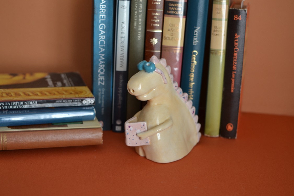 Kitap Kurdu Dragon Figür (Pembe)