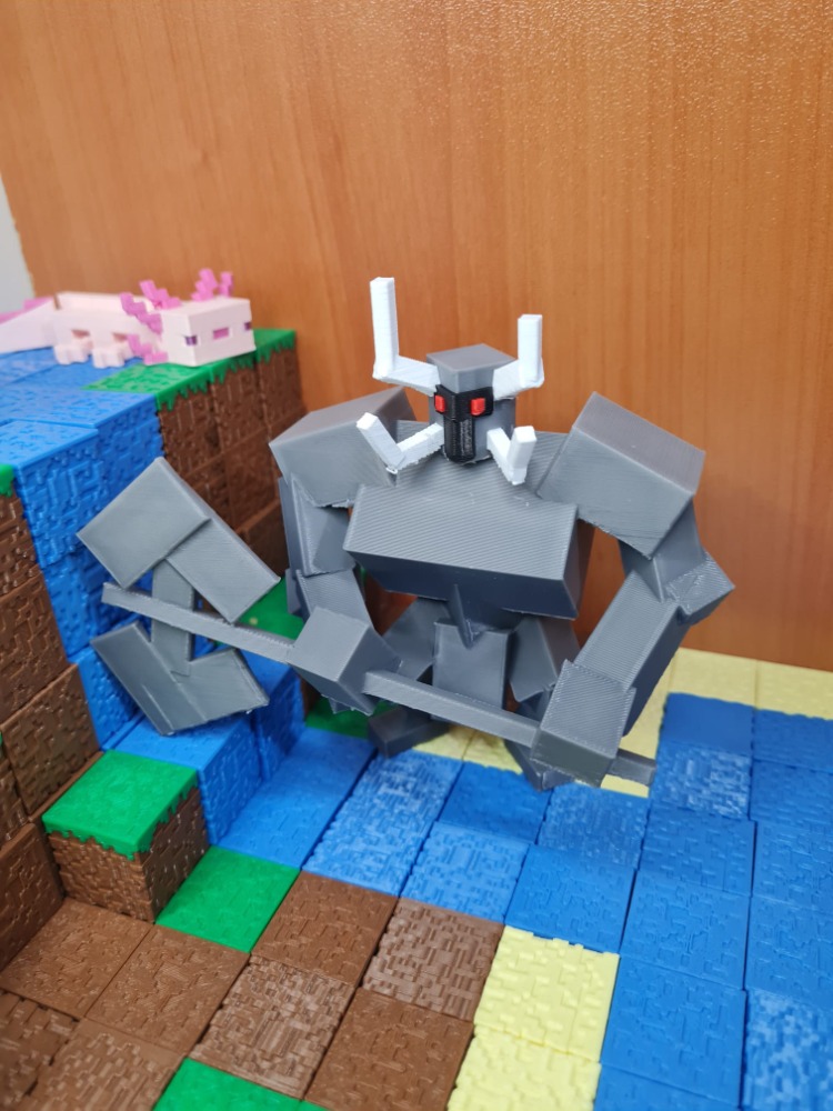 Minecraft Ferrous Wroughtnaut Figür - Gamer Oda Dekoru