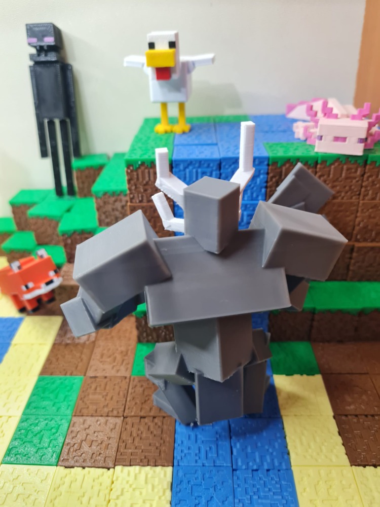 Minecraft Ferrous Wroughtnaut Figür - Gamer Oda Dekoru