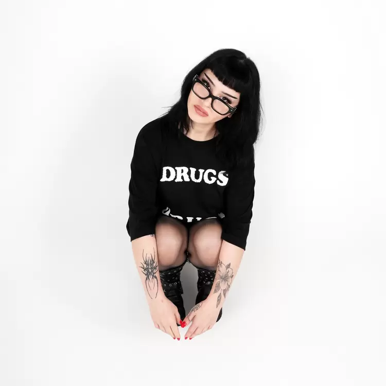 DRUGS DRESS