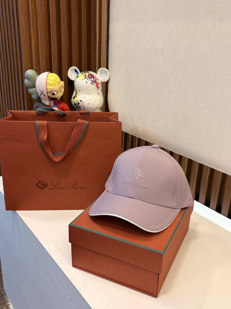 Loro Piana Leylak Rengi Logo Nakışlı Şapka