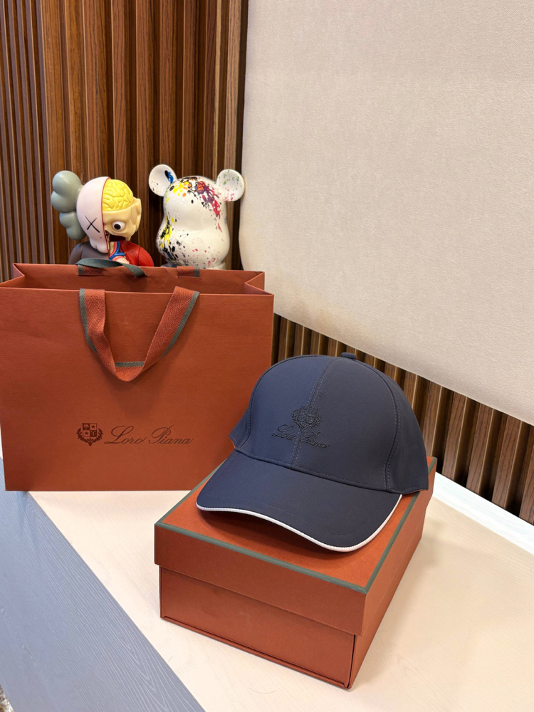 Loro Piana Lacivert Logo  Nakışlı Şapka