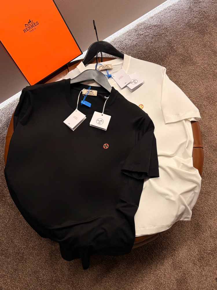 Hermes Siyah Logo Detaylı Tshirt