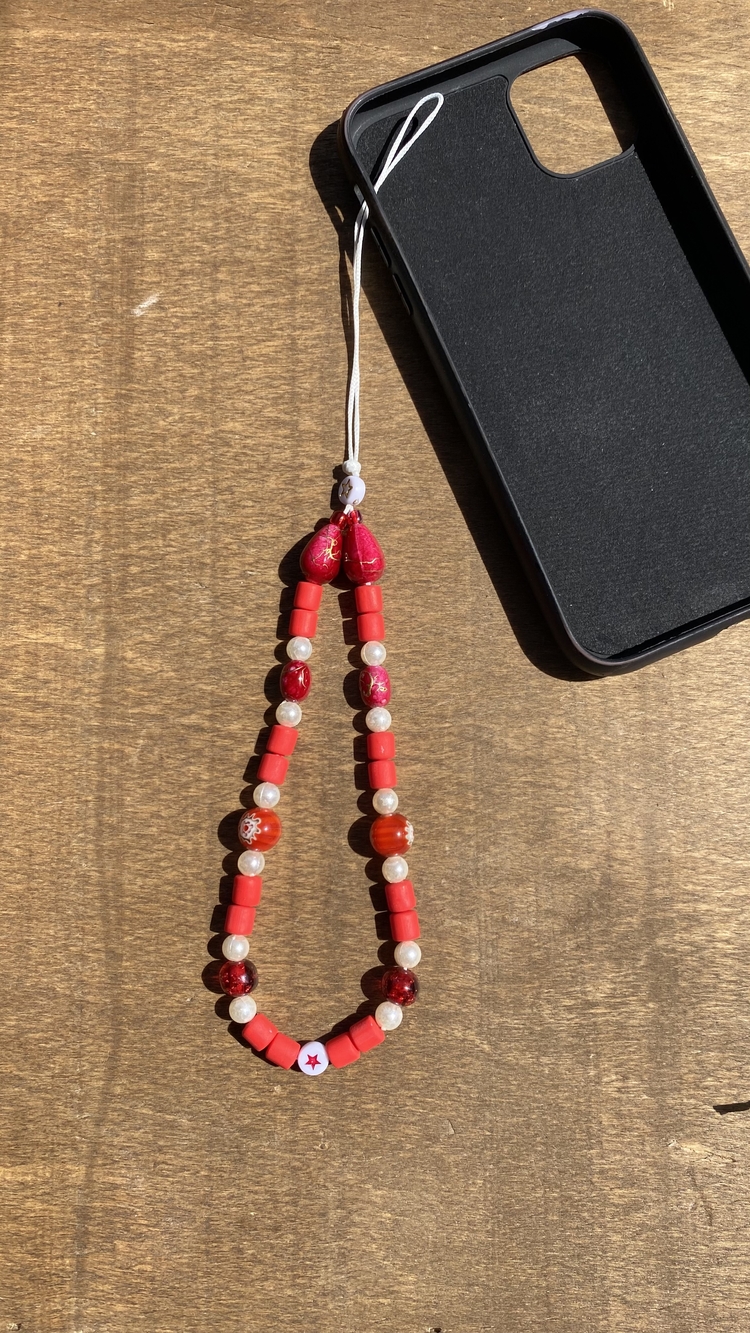 KIRMIZI FİMO TELEFON CHARM