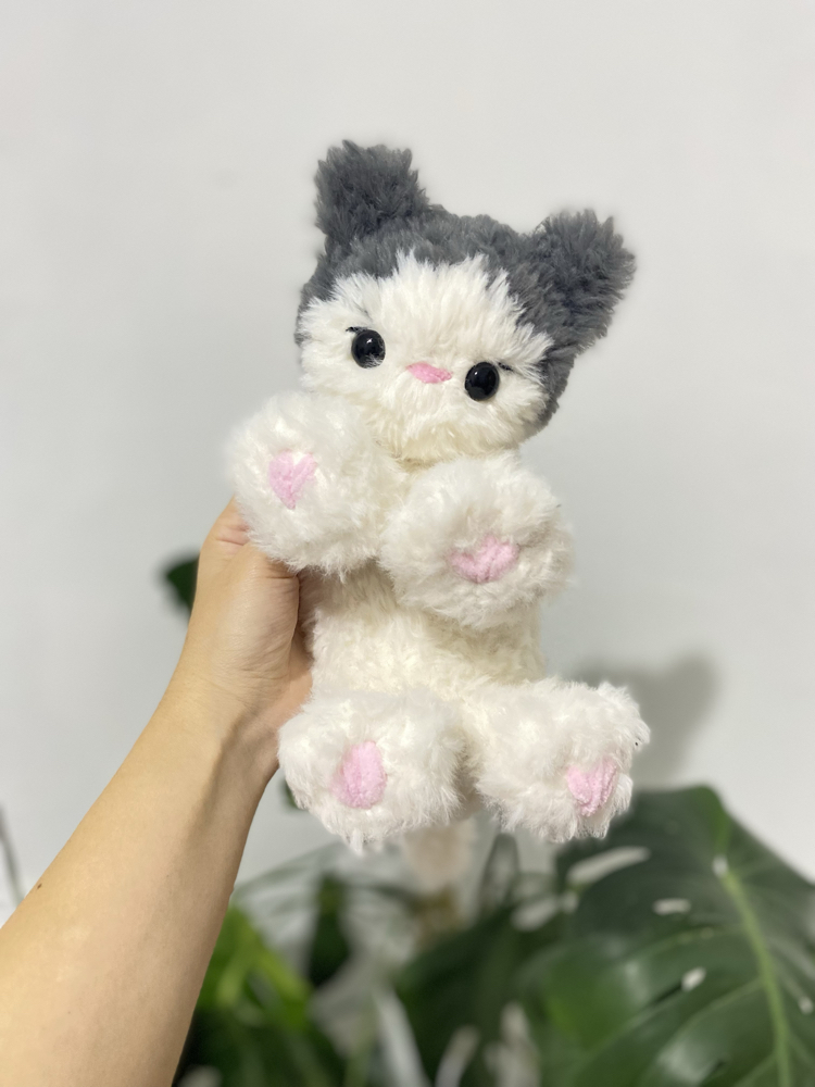 İki Renkli Yumoş Kedi